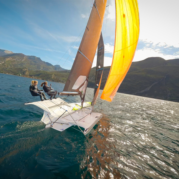 Corsi di Vela, Patenti Nautiche e Noleggio Barche sul Lago di Garda | Circolo Vela Torbole - Saling team