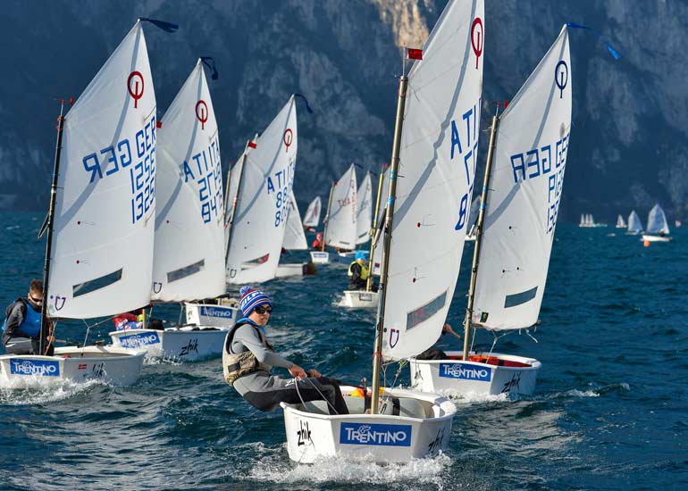 Scuola vela optimist Circolo Vela Torbole