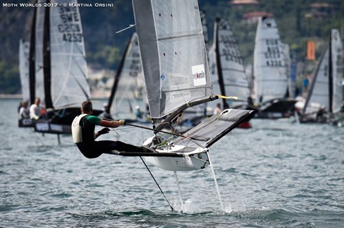 Campionato Italiano Moth, Circolo Vela Torbole: dopo il primo giorno in testa Carlo De Paoli