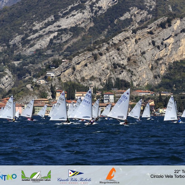 Vento forte al 22° Torbole Europa Meeting: dominio scandinavo